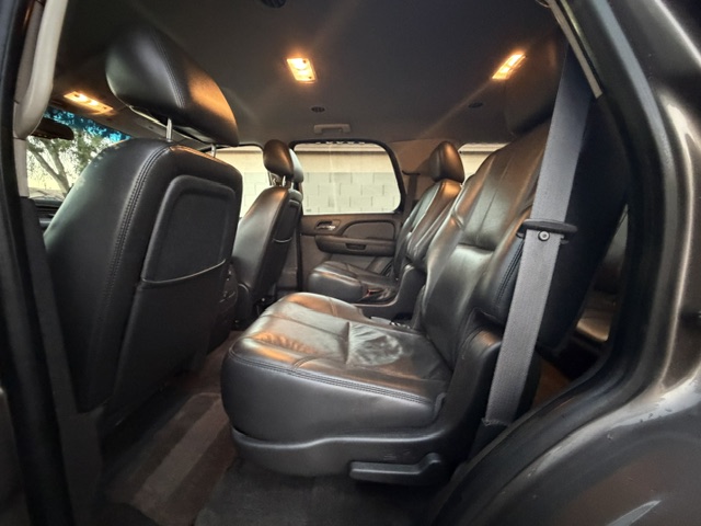 Used 2011 Chevrolet Tahoe LT w/ Luxury Package AWD/4WD image 11