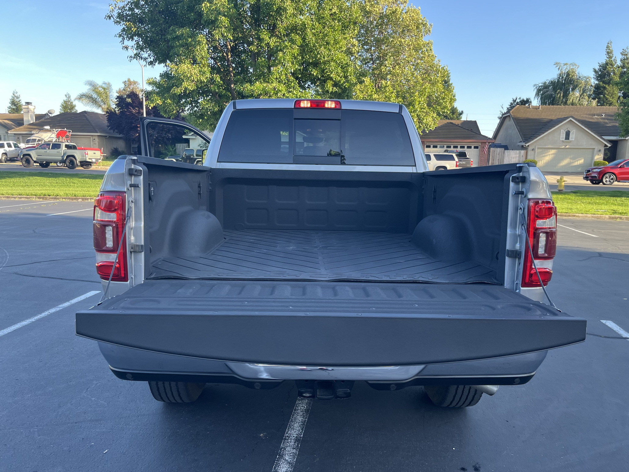 Used 2023 RAM 2500 Big Horn w/ Level 2 Equipment Group AWD/4WD image 8