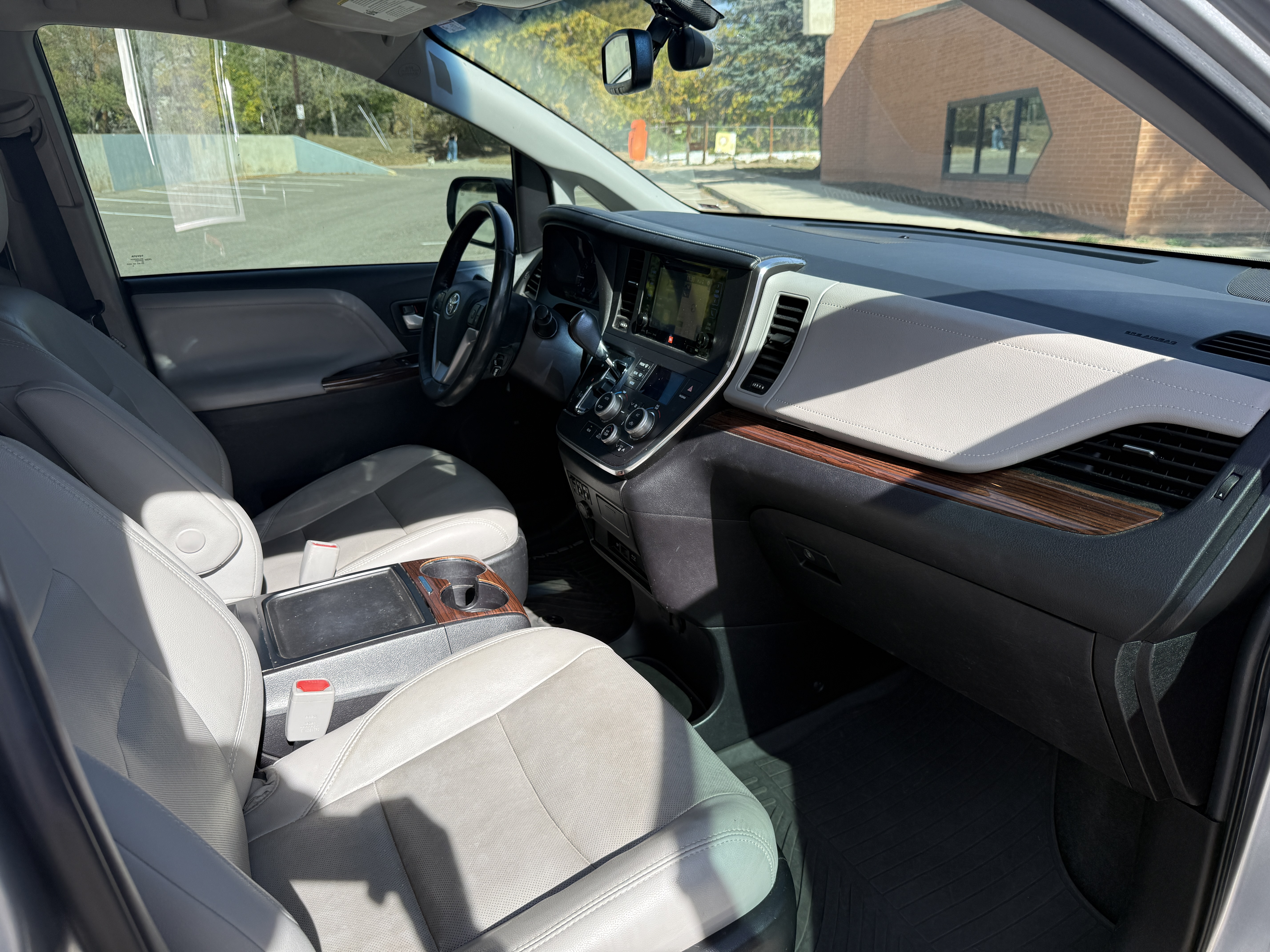 Used 2017 Toyota Sienna Limited Premium AWD/4WD image 15
