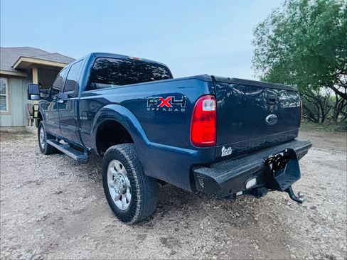 Used 2011 Ford F250 XLT w/ Chrome Pkg AWD/4WD image 1