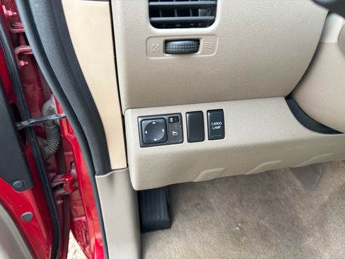 Used 2009 Nissan Frontier SE w/ SE Value Truck Pkg image 6