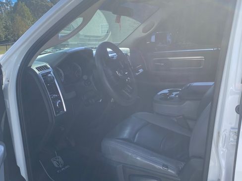 Used 2018 RAM 2500 SLT image 8