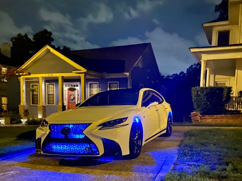 Used 2018 Lexus LS 500 F Sport w/ Accessory Package (Z2) RWD image 10