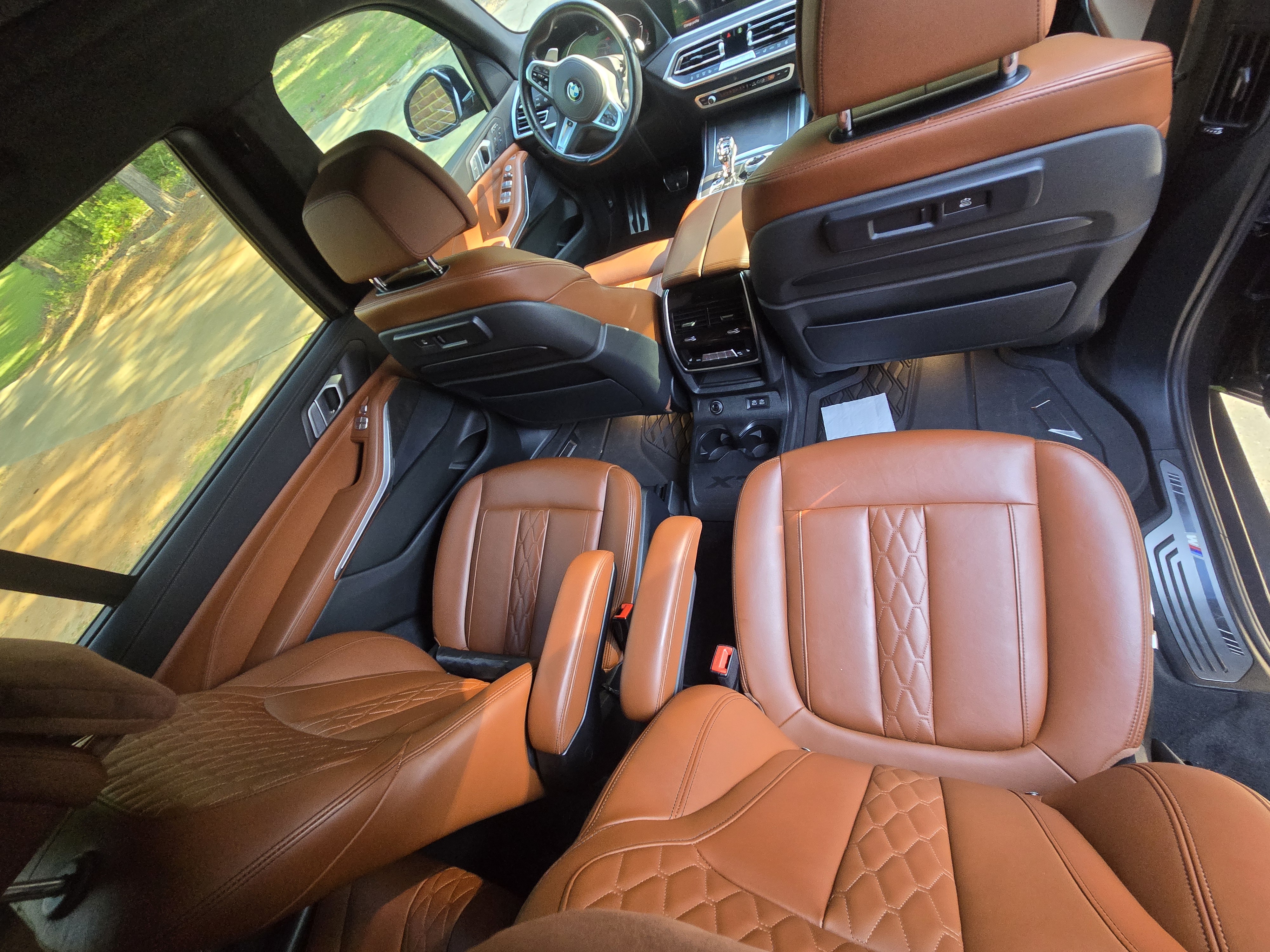 Used 2021 BMW X7 xDrive40i w/ M Sport Package AWD/4WD image 10