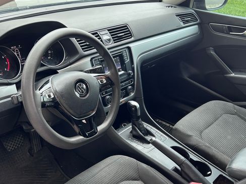 Used 2017 Volkswagen Passat 1.8T S FWD image 6