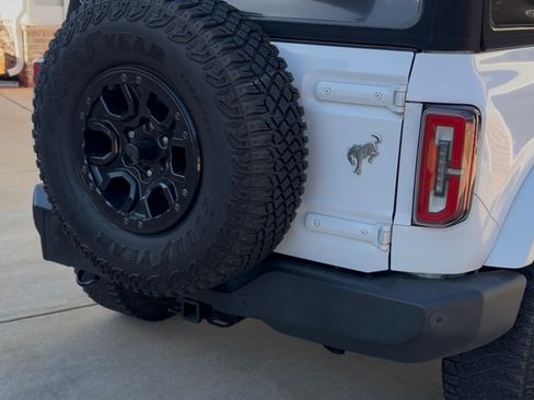 Used 2023 Ford Bronco Outer Banks image 2