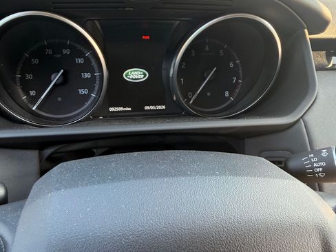 Used 2020 Land Rover Discovery SE AWD/4WD image 10