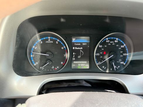 Used 2017 Toyota RAV4 XLE w/ Plus Extra Value Package FWD image 12