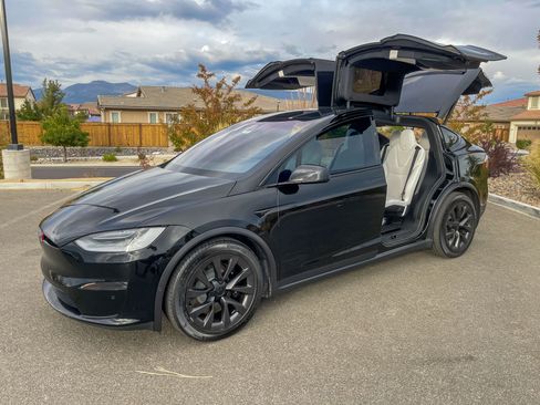 Used 2022 Tesla Model X Plaid image 19