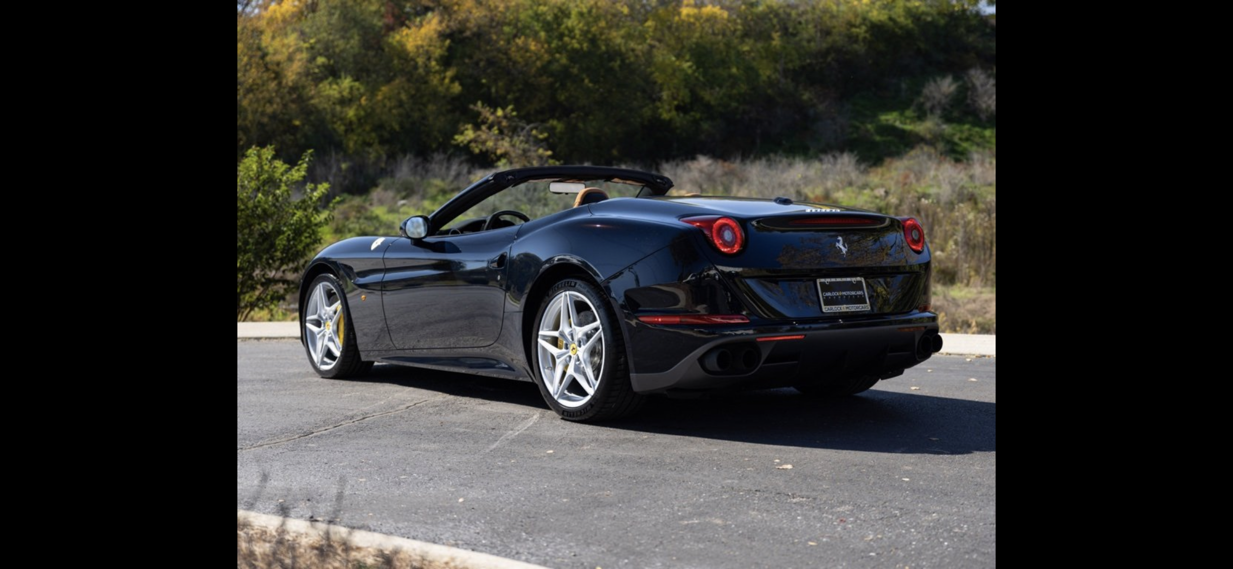 Used 2017 Ferrari California T RWD image 2