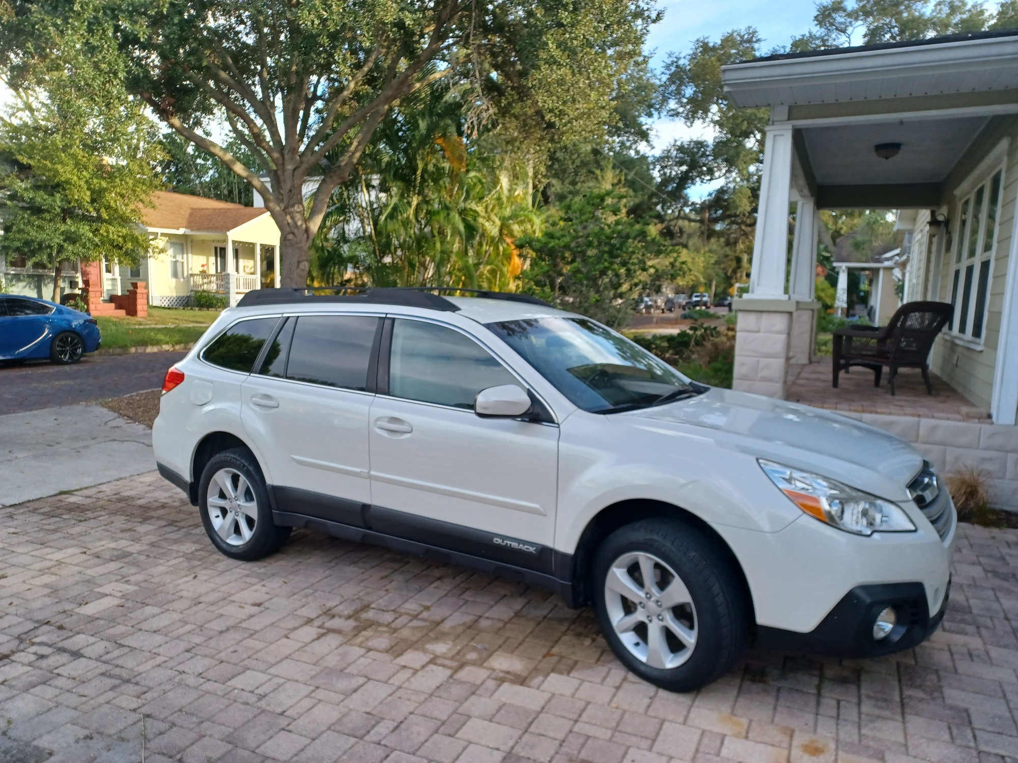 Used 2014 Subaru Outback 2.5i Premium AWD/4WD image 1