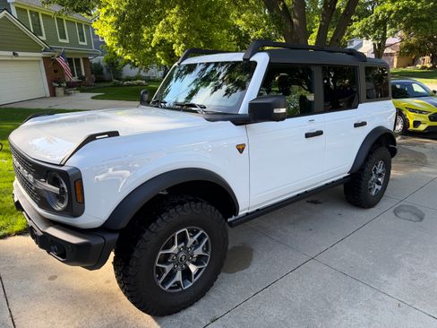 Used 2022 Ford Bronco Badlands AWD/4WD image 2