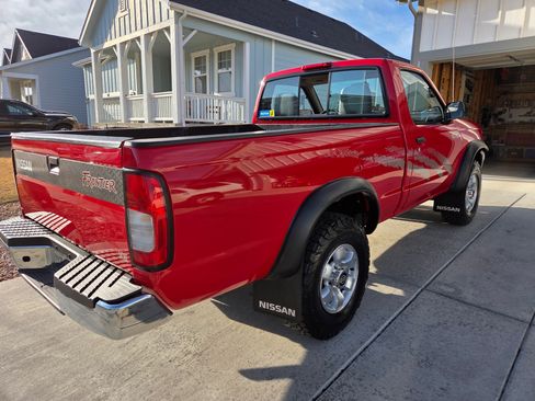 Used 1998 Nissan Frontier XE image 24