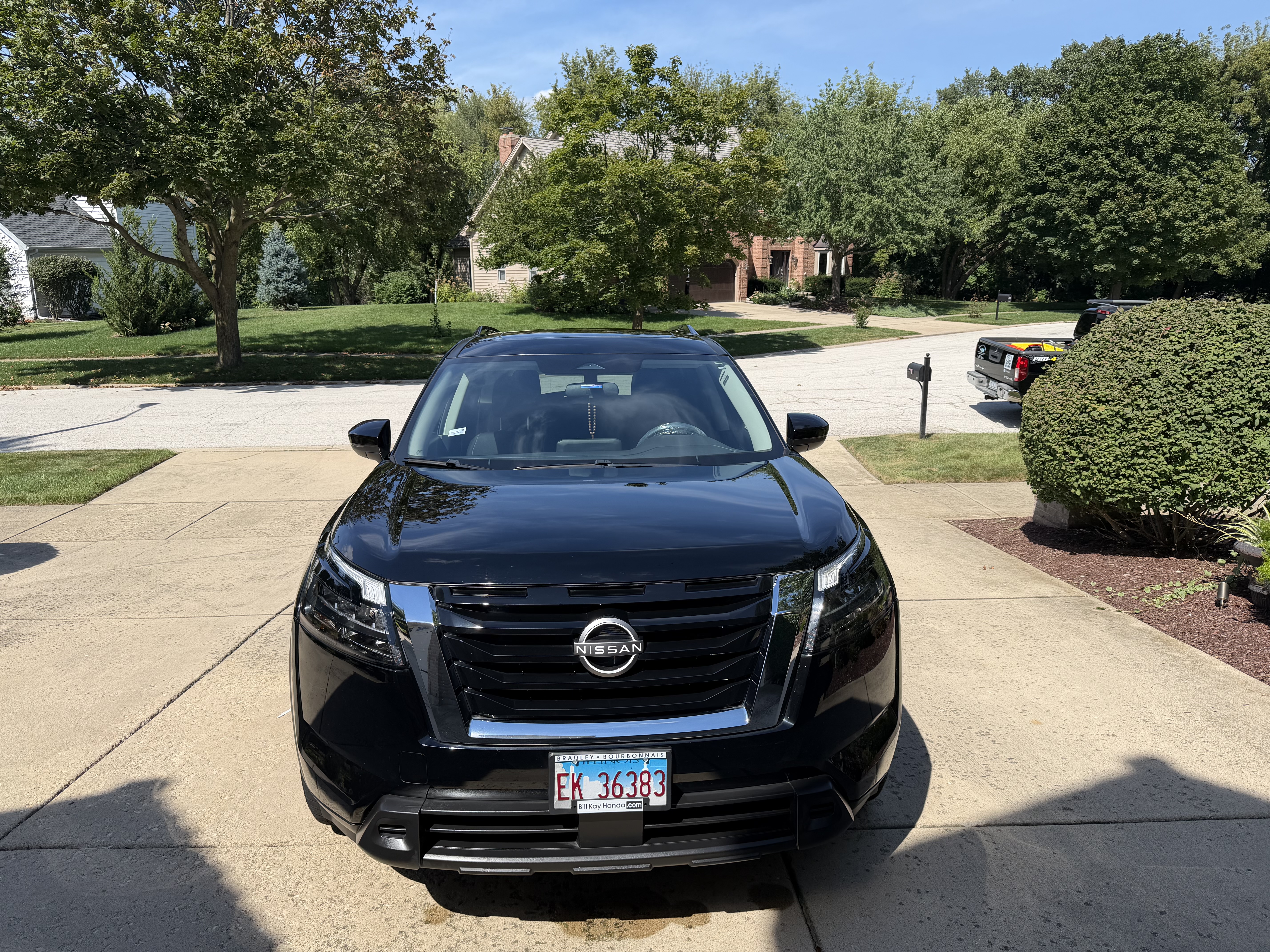 Used 2023 Nissan Pathfinder SV w/ SV Premium Package AWD/4WD image 4