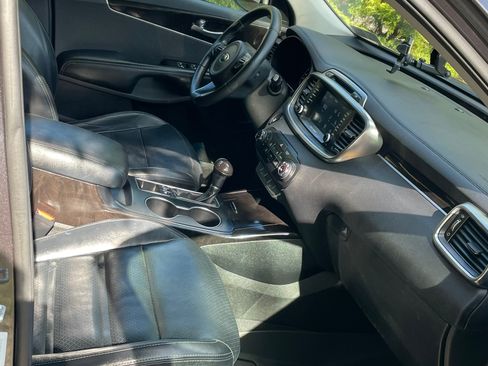 Used 2018 Kia Sorento EX image 11
