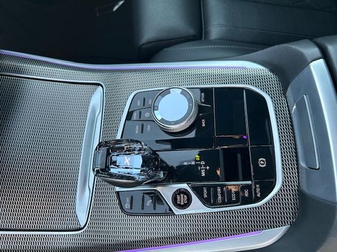 Used 2022 BMW X5 xDrive40i w/ M Sport Package image 24