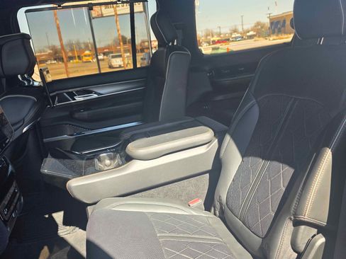 Used 2023 Jeep Grand Wagoneer L Series III w/ Rear Seat Video Group 1 image 6