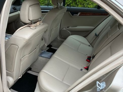 Used 2010 Mercedes-Benz C 300 Sedan image 8
