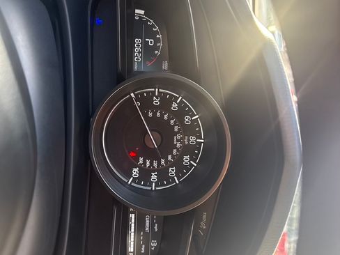 Used 2018 MAZDA MAZDA3 Sport image 8