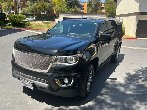 Used 2017 Chevrolet Colorado Z71 RWD image 1
