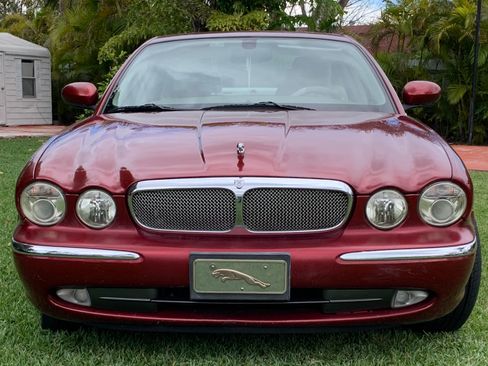 Used 2005 Jaguar XJ8 8 L Sedan 4D image 2
