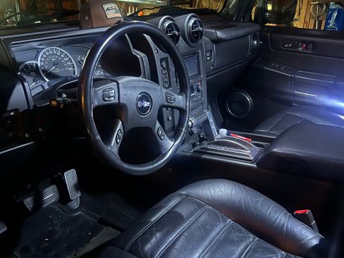 Used 2006 HUMMER H2 image 2