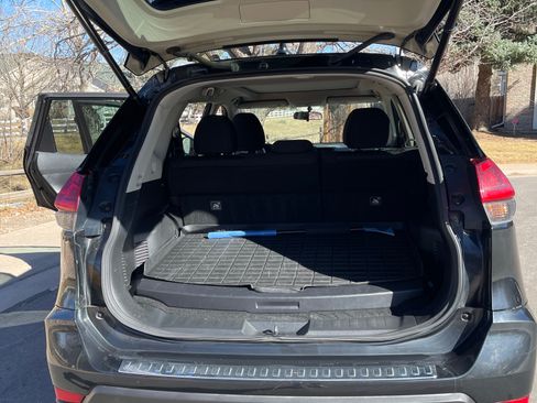 Used 2017 Nissan Rogue SV w/ HEV Premium Package image 6