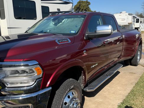 Used 2022 RAM 3500 Laramie w/ Max Tow Package AWD/4WD image 2