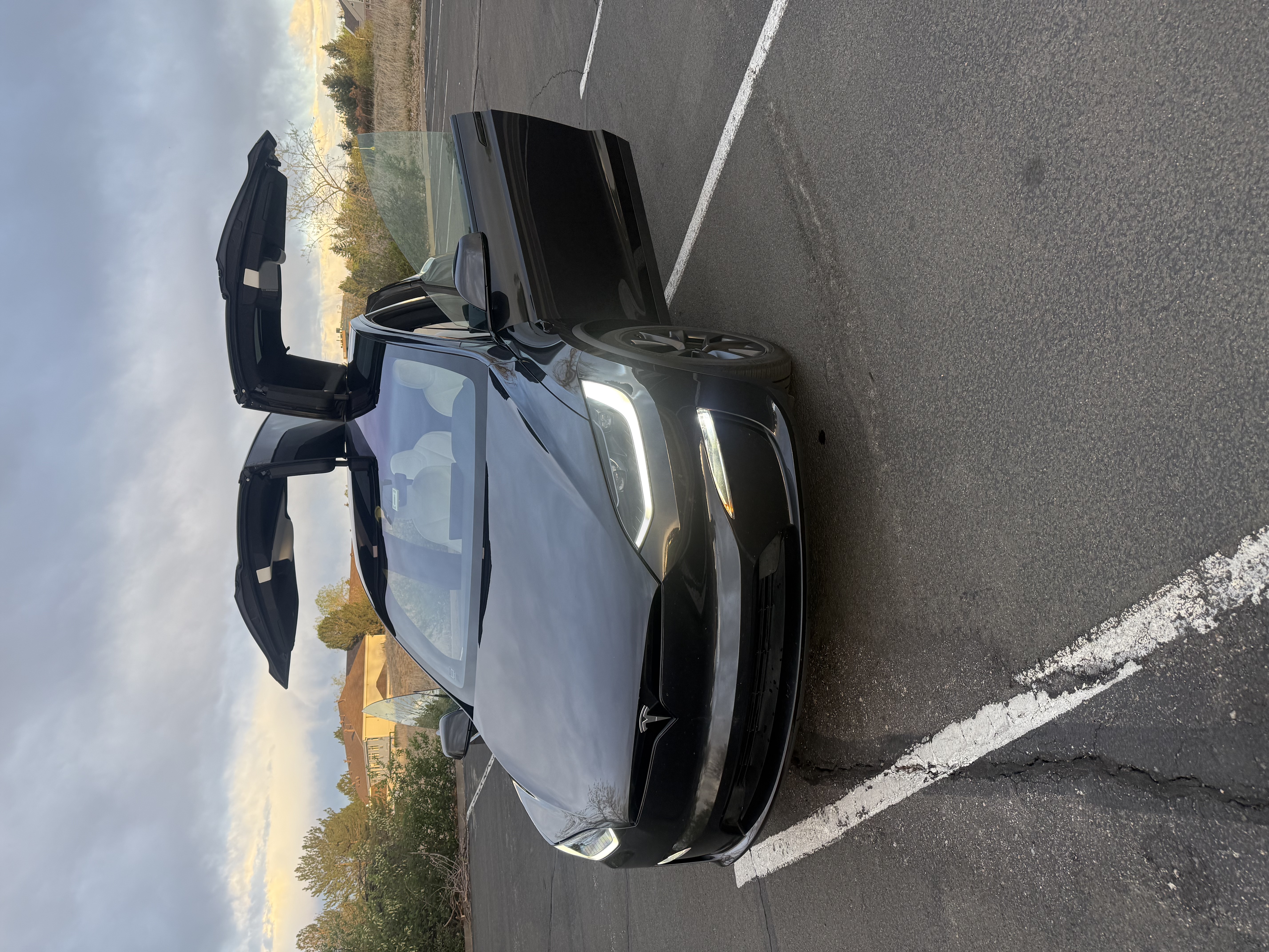 Used 2024 Tesla Model X AWD/4WD image 1