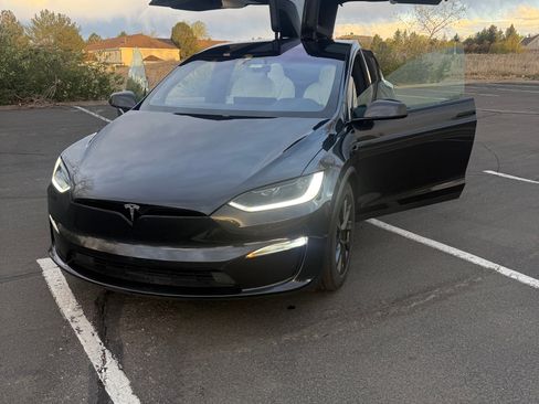 Used 2024 Tesla Model X AWD/4WD image 1