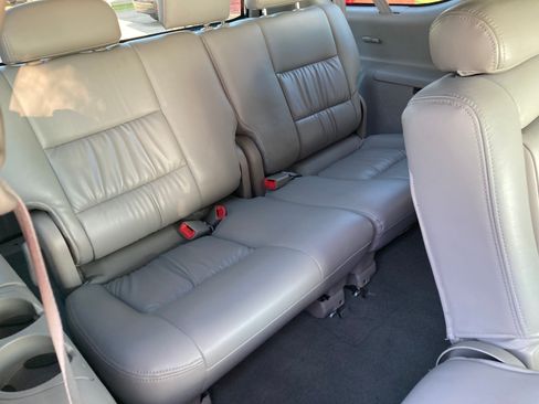 Used 2006 Toyota Sequoia SR5 RWD image 9