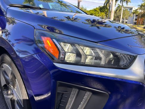 Used 2020 Hyundai Ioniq SEL image 15