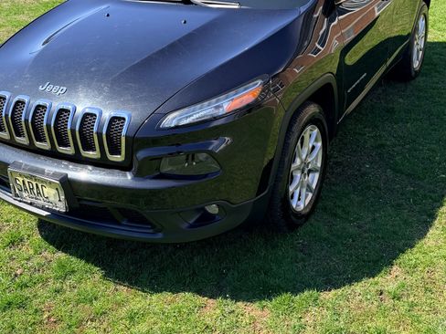 Used 2015 Jeep Cherokee Latitude image 1