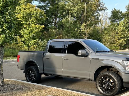 Used 2020 Ford F150 Lariat w/ Equipment Group 502A Luxury image 9