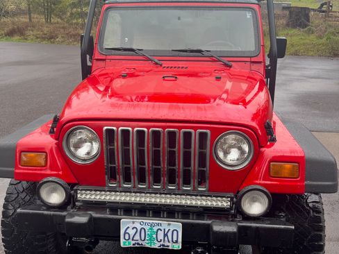 Used 1998 Jeep Wrangler Sport image 4