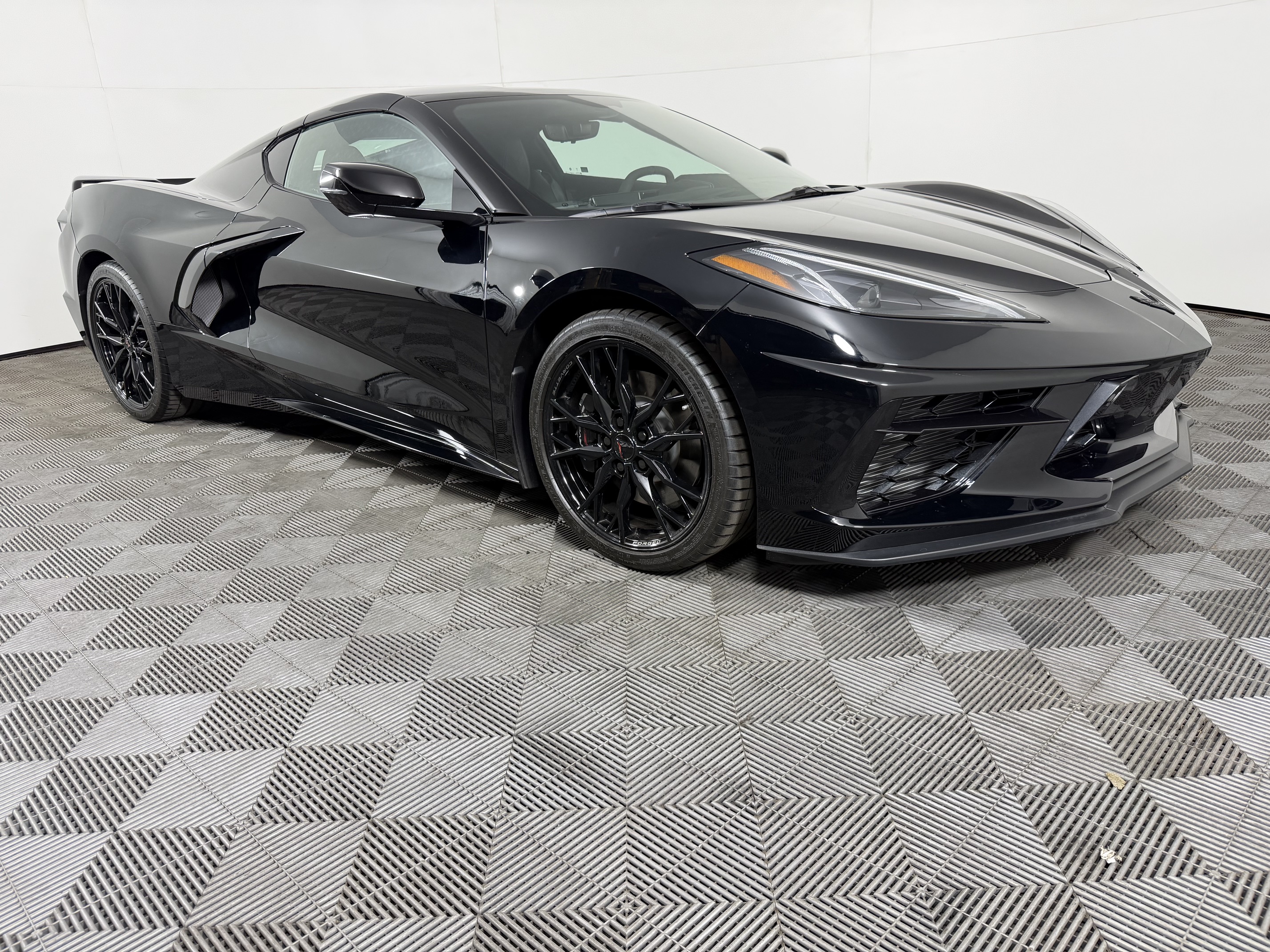 Used 2023 Chevrolet Corvette Stingray Premium Cpe w/ Z51 Performance Package RWD image 4