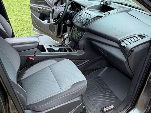 Used 2018 Ford Escape SE FWD image 14