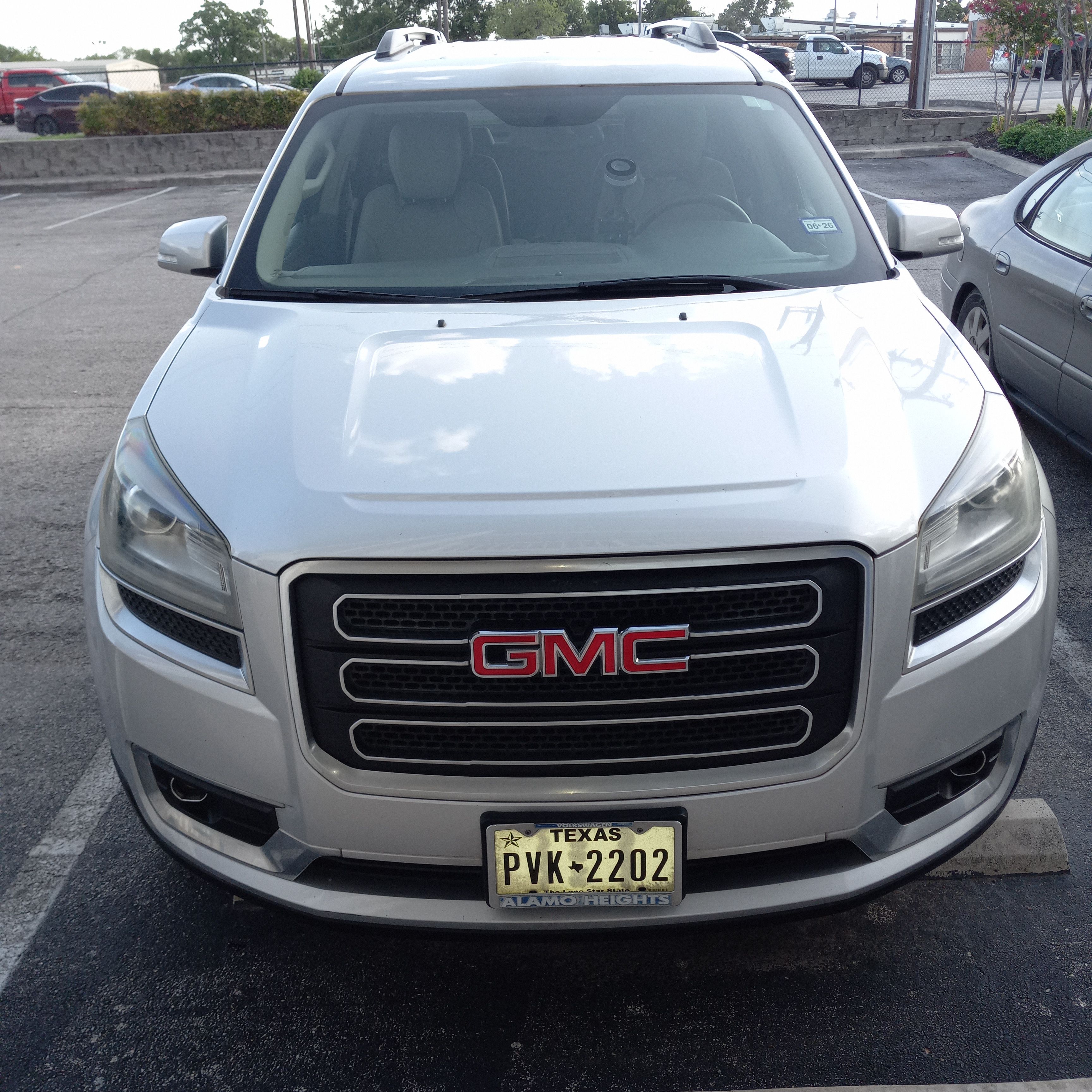 Used 2016 GMC Acadia SLT FWD image 2
