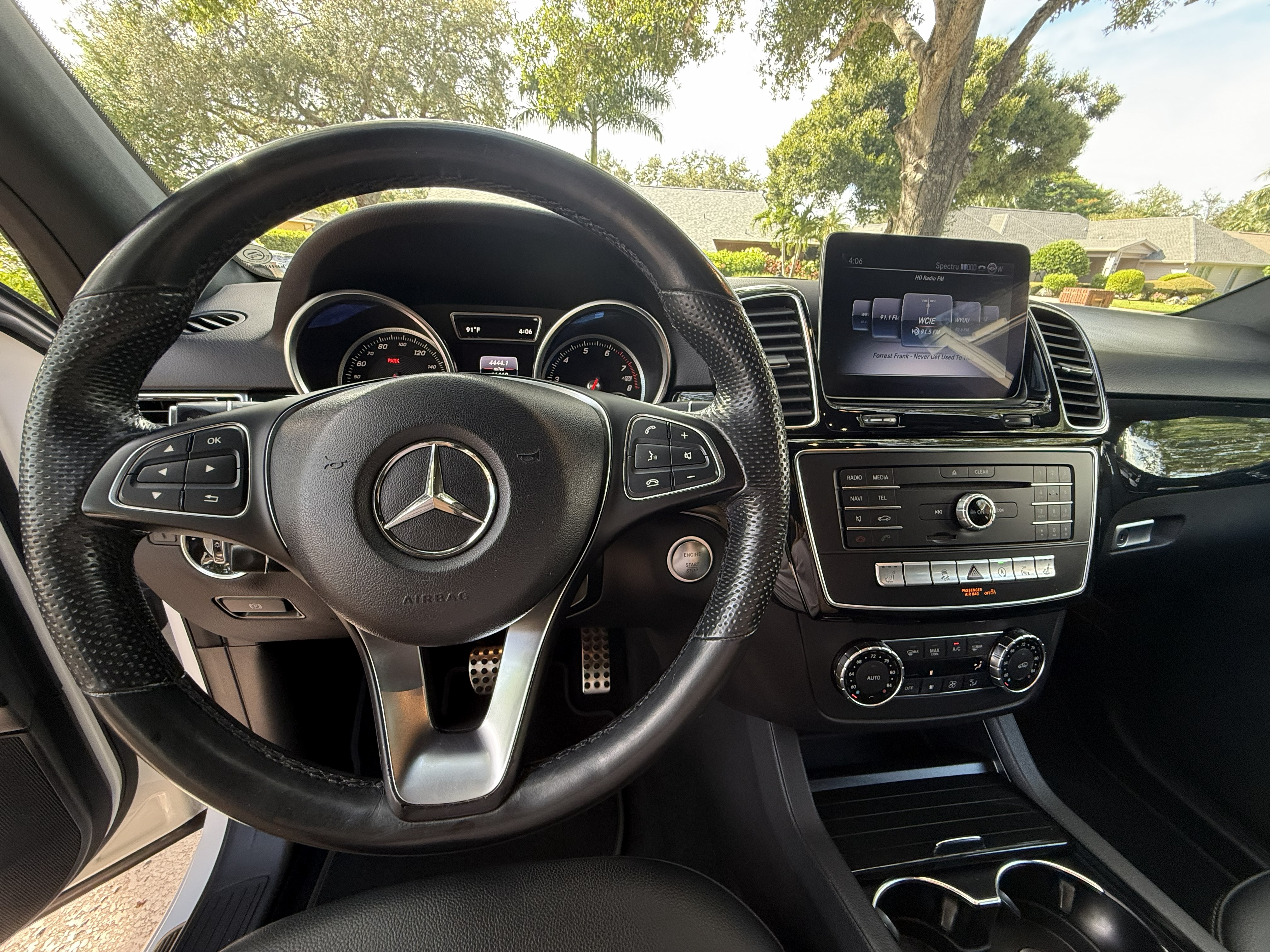 Used 2019 Mercedes-Benz GLE 400 4MATIC image 10