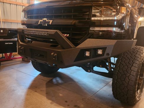 Used 2018 Chevrolet Silverado 1500 LTZ Z71 w/ LTZ Plus Package image 2