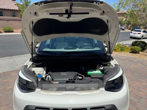 Used 2014 Kia Soul FWD image 16
