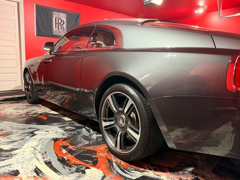 Used 2014 Rolls-Royce Wraith RWD image 20
