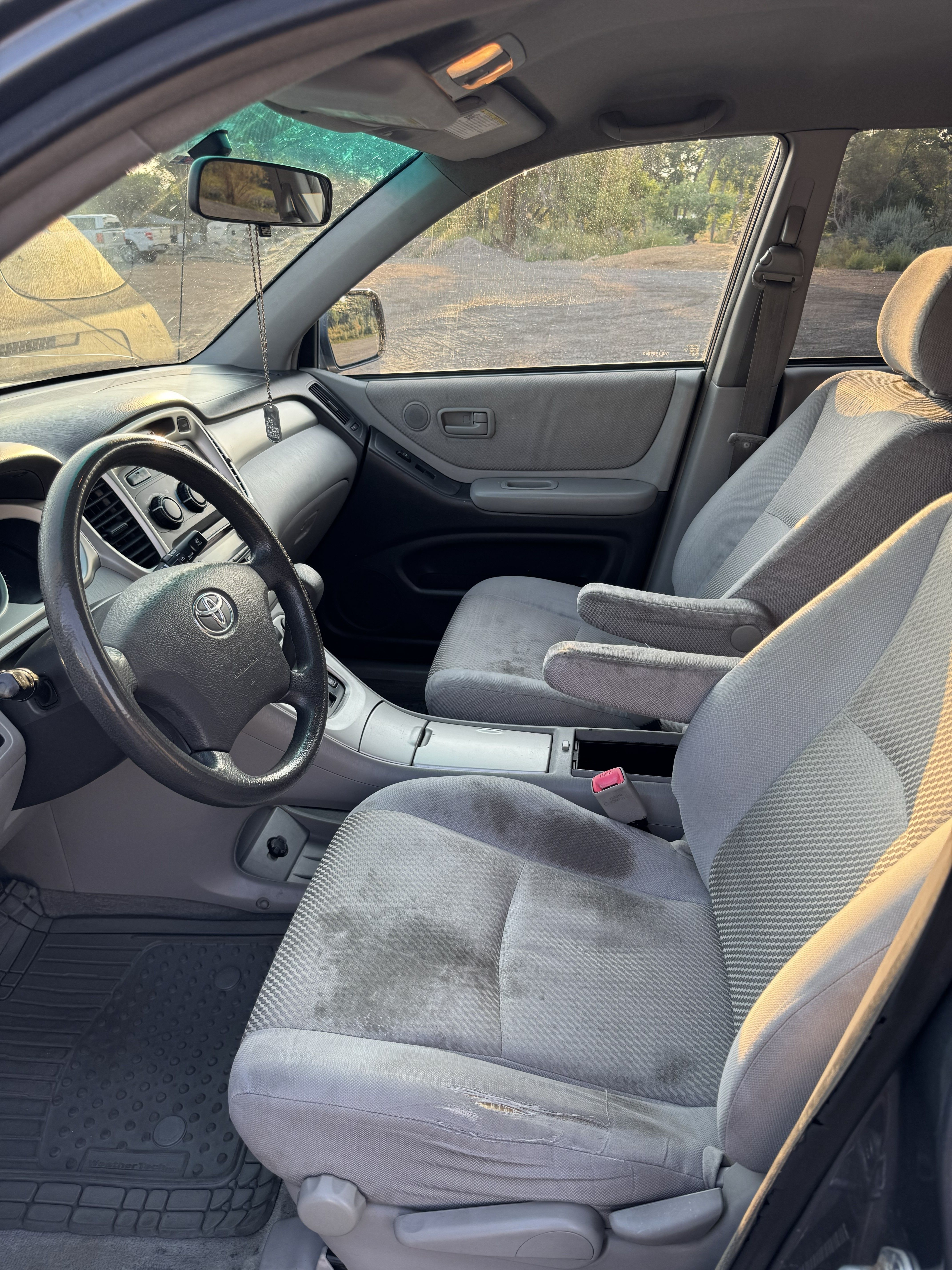 Used 2005 Toyota Highlander 4WD V6 w/ 3rd Row image 13