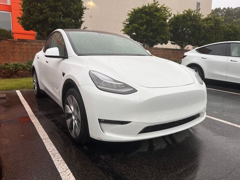 Used 2023 Tesla Model Y Long Range AWD/4WD image 15