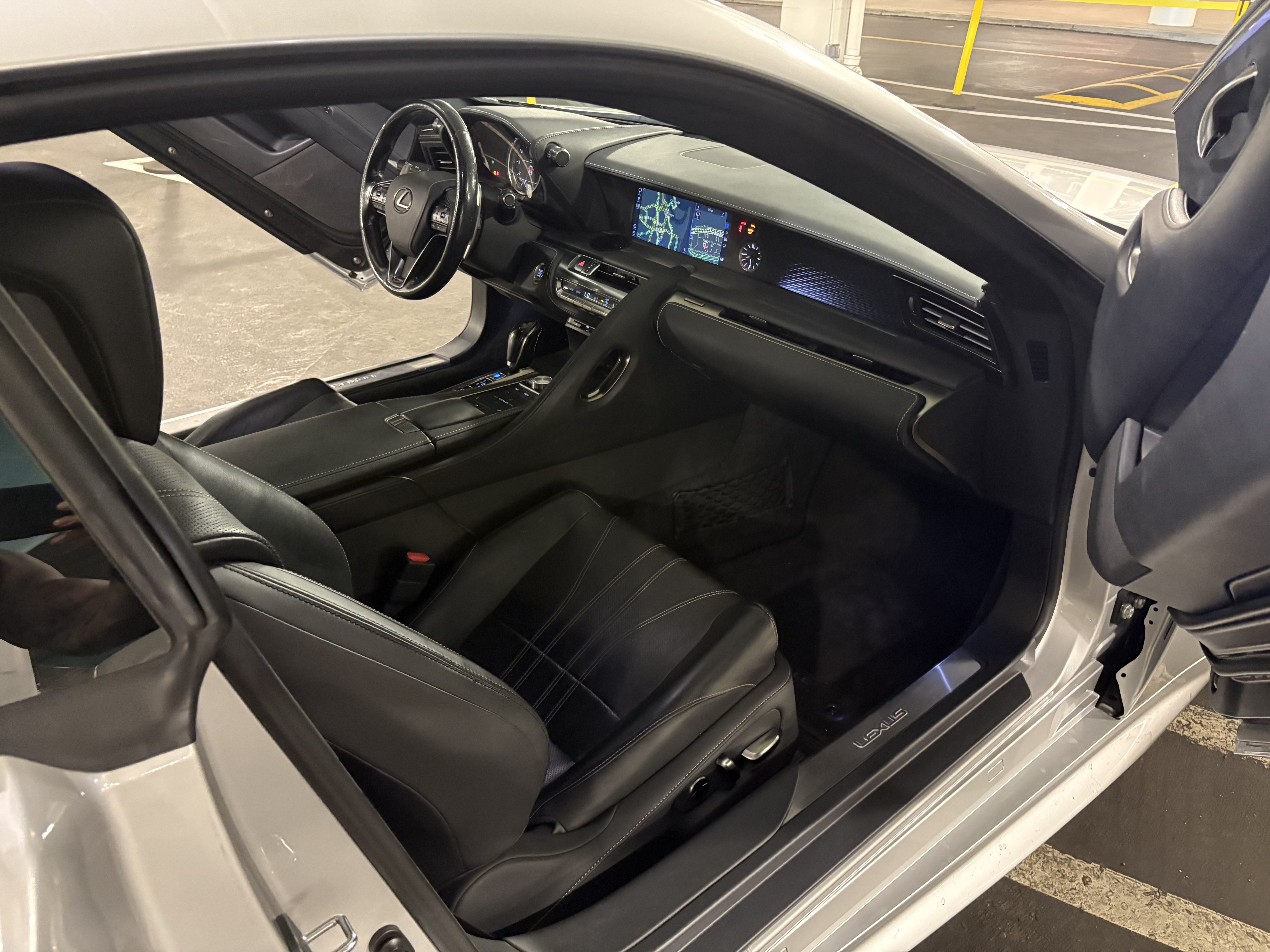 Used 2018 Lexus LC 500 Coupe w/ Touring Package RWD image 19