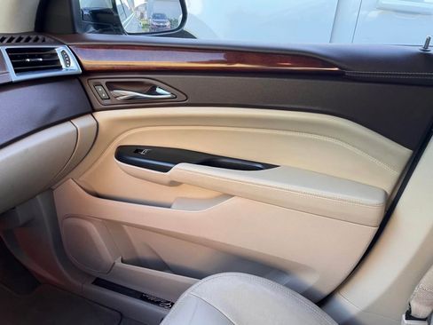 Used 2015 Cadillac SRX Luxury w/ Driver Awareness Package FWD image 10