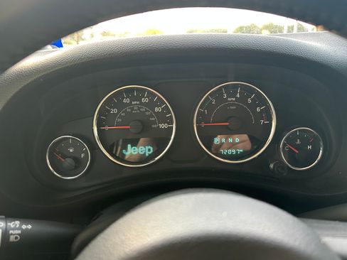 Used 2017 Jeep Wrangler Unlimited Sport w/ Max Tow Package AWD/4WD image 12