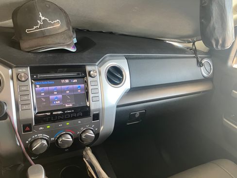 Used 2014 Toyota Tundra SR5 w/ SR5 Upgrade Package RWD image 5