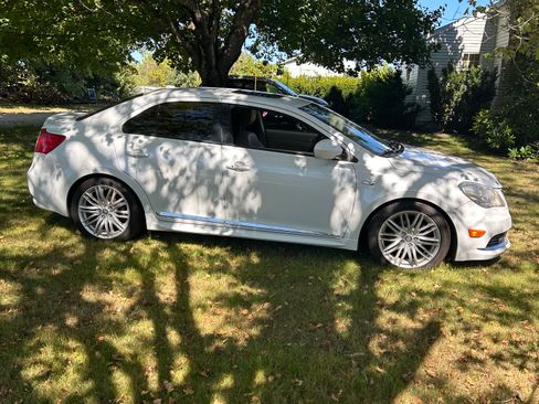 Used 2011 Suzuki Kizashi Sport SLS image 4