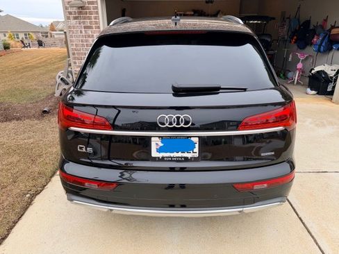 Used 2021 Audi Q5 2.0T Premium w/ Convenience Package image 1